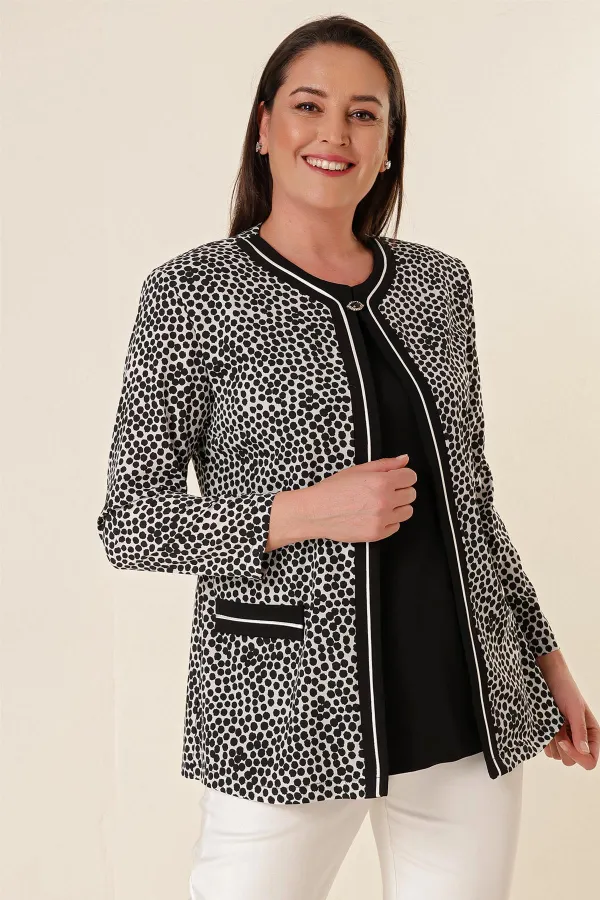 İçi likralı Atletli Puantiyeli Sahte Cepli Büyük Beden Krep Saten Ceket