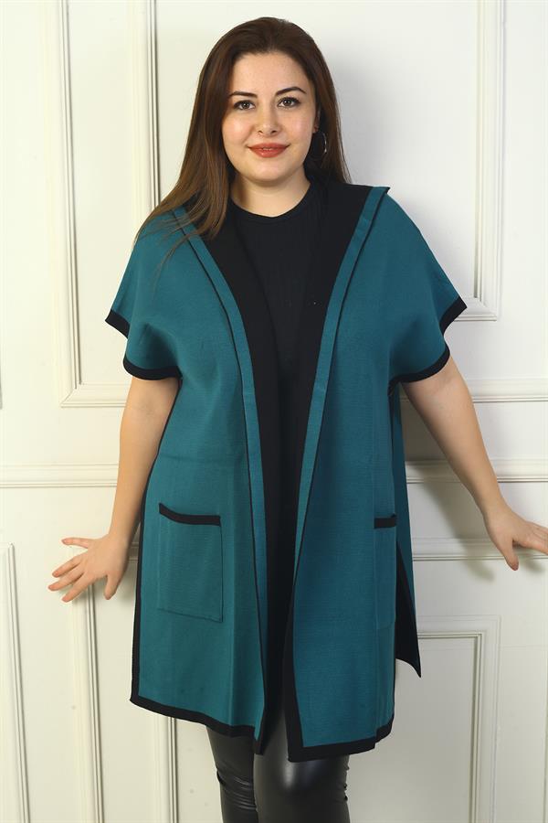 Women's Plus Size Hooded Poncho with Side Button Detail and Patterned Back