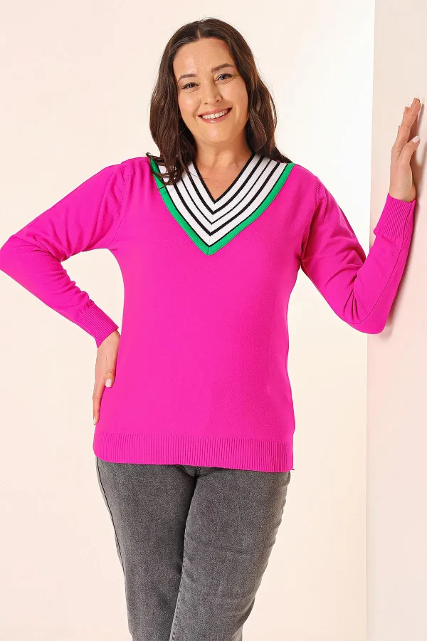 Pull rayé en maille à col en V grande taille