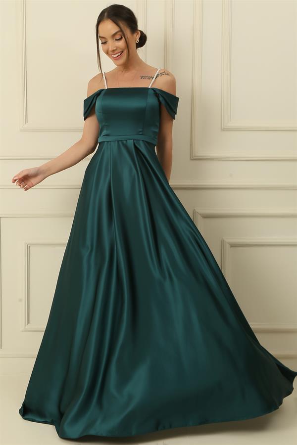 Robe longue en satin doublée, à bretelles, ornée de pierres et à encolure carrée