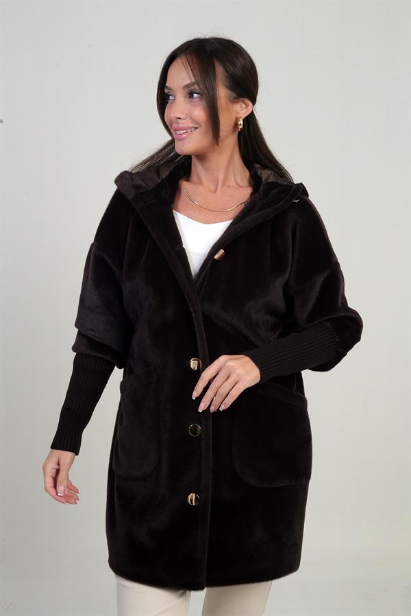 Kadın Kapüşonlu Önü Düğmeli Astarlı Kolları Ribanalı Angora Kaban