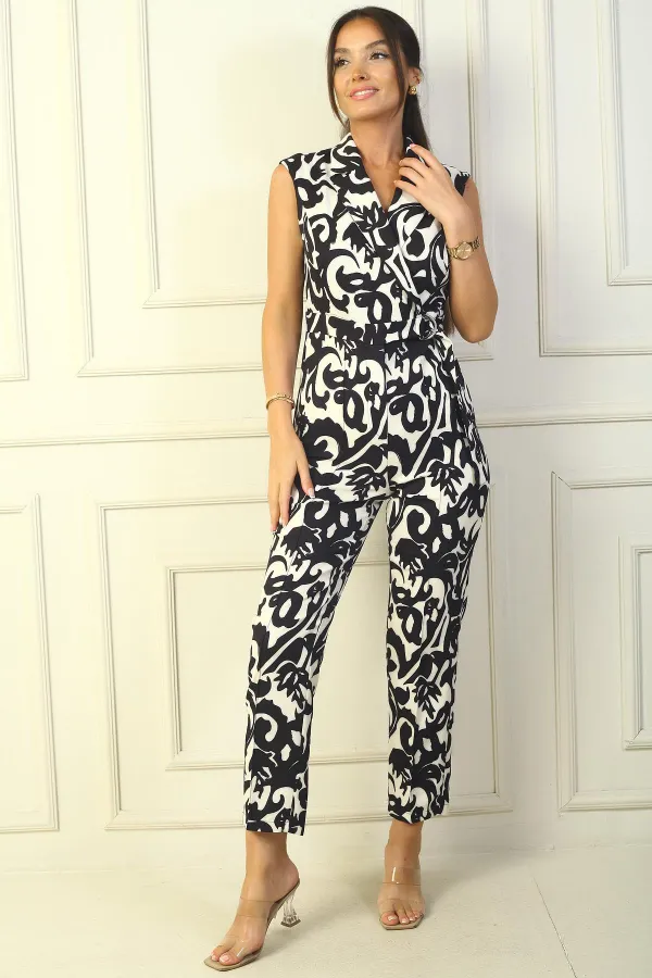 Combinaison-pantalon double en crêpe satin à motif ethnique et col cache-cœur, ornée d'une ceinture.