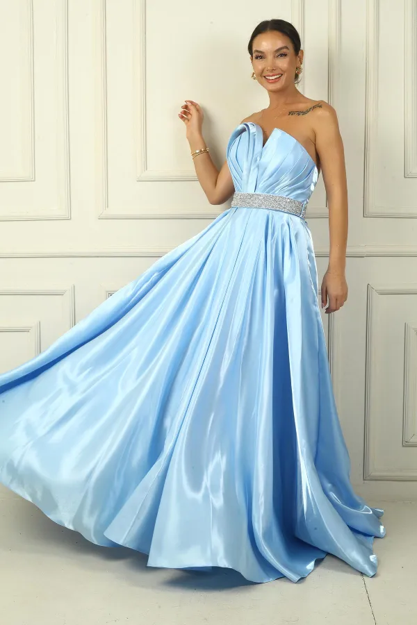 Kadın Straplez Arkadan Bağcıklı Kemeri Taşlı Astarlı Pileli Saten Tam Daire Kloş Elbise