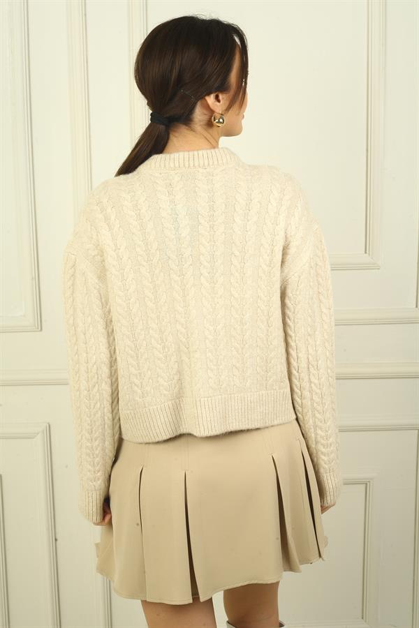 Kadın Önü Düğmeli İncili Saç Örgülü Akrilik Hırka