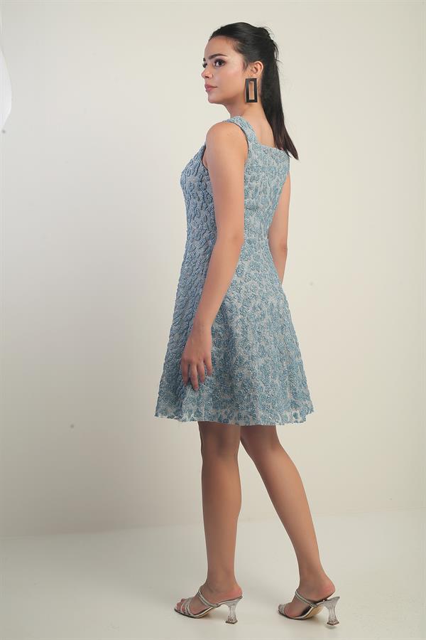 Robe courte à bretelles épaisses doublée et imprimée de paillettes floquées pour femme