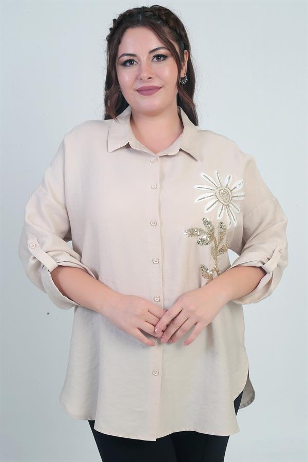 Kadın Kol Katlamalı Çiçek Aplikeli Yanları Yırtmaçlı Büyük Beden Gömlek