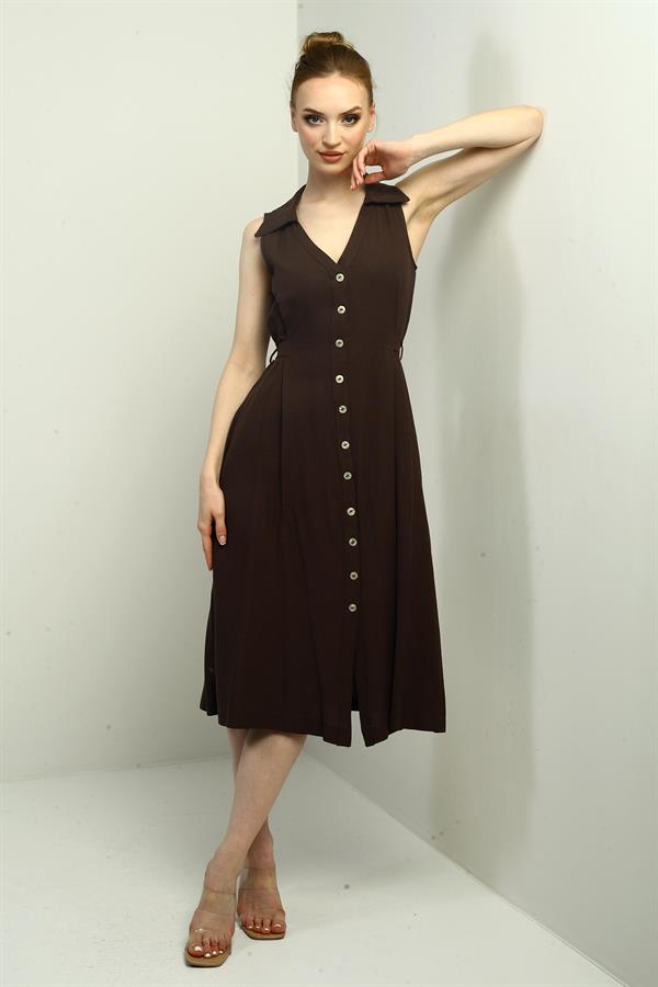 Robe midi en lin à col polo pour femme, ornée d'un pli sur le devant et de boutons.