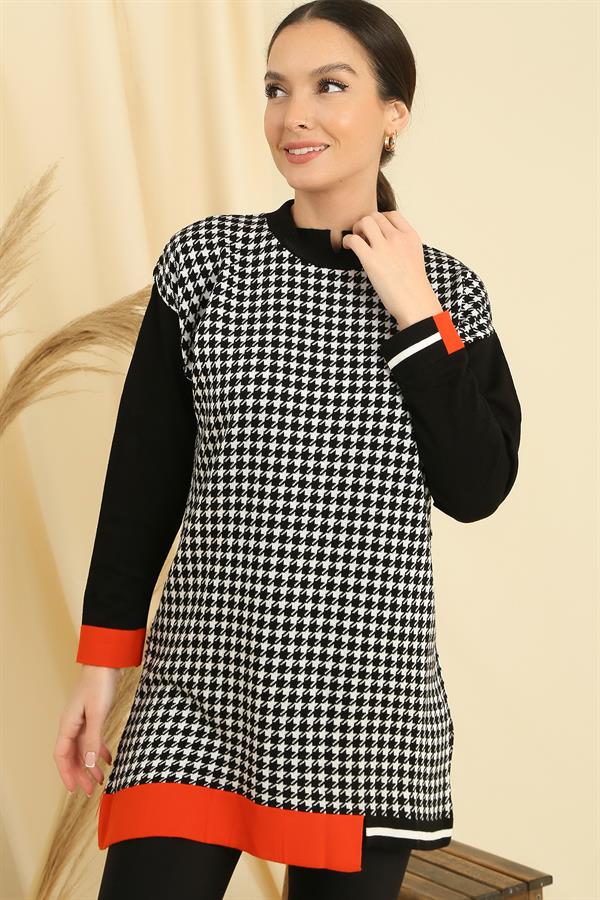 Relaxed Fit Knitted Tunic with Houndstooth Pattern and Striped Cuffs and Hem