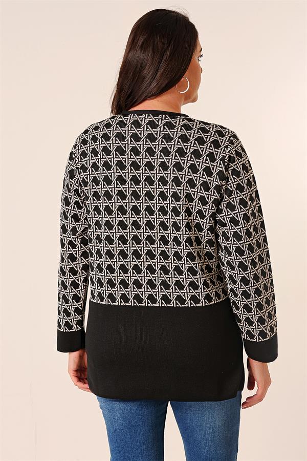 Önü Düğmeli Cepli Geometrik Desen Büyük Beden  Triko Hırka