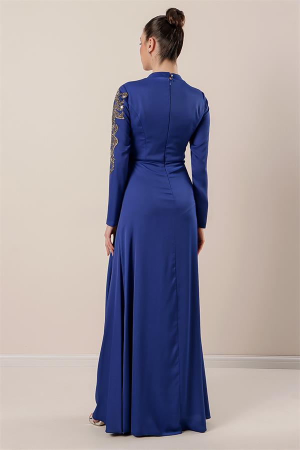 Taş İşlemeli Önü Büzgülü Astarlı Krep Saten Tesettür Elbise