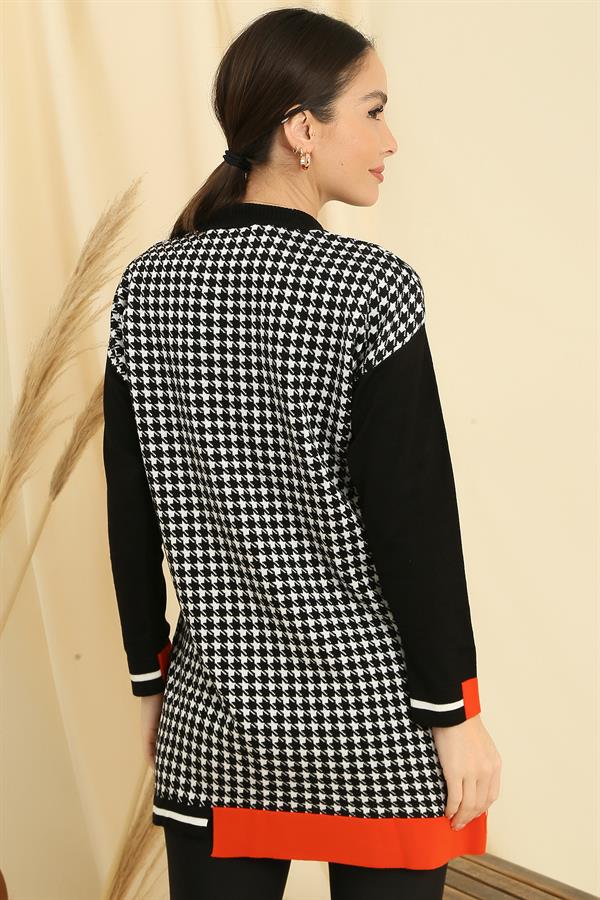 Relaxed Fit Knitted Tunic with Houndstooth Pattern and Striped Cuffs and Hem