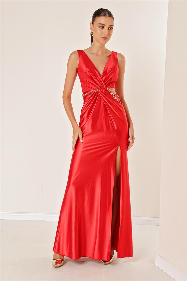 Kruvaze Yaka Astarlı Bel Dekolteli Zincir Detaylı Uzun Saten Elbise