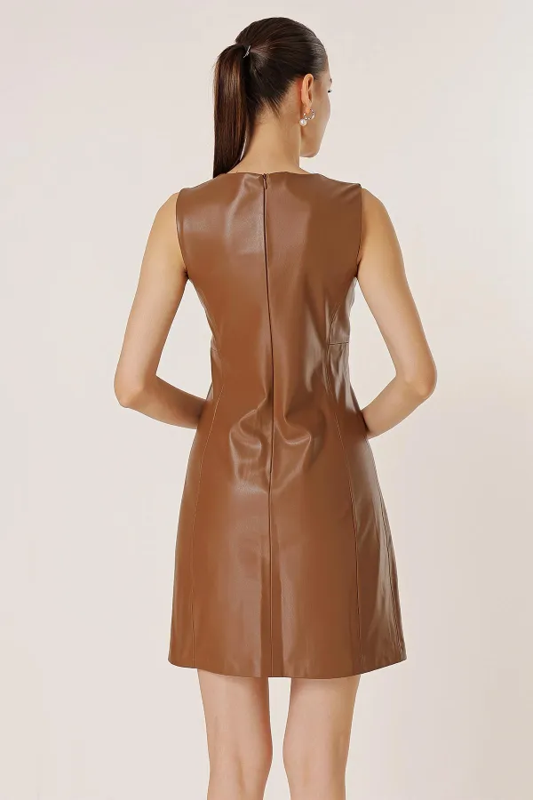 Adel Kolsuz Deri Elbise