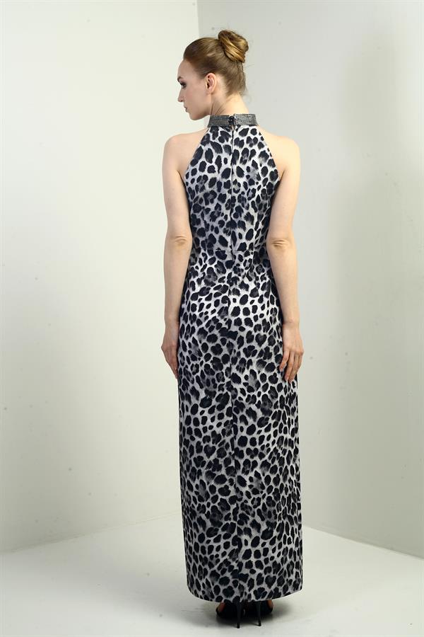 Robe midi imprimée léopard à col halter et détails en pierre pour femme, doublée d'un tissu auto-entoilé.