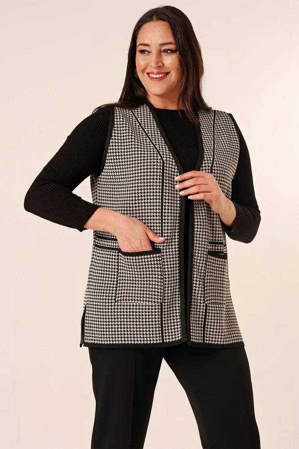 Zigzag Patterned Plus Size Knit Vest with Pocket