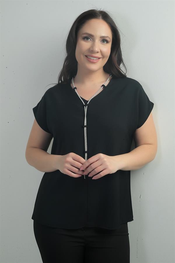 Chemisier grande taille en crêpe satin à col en V et collier