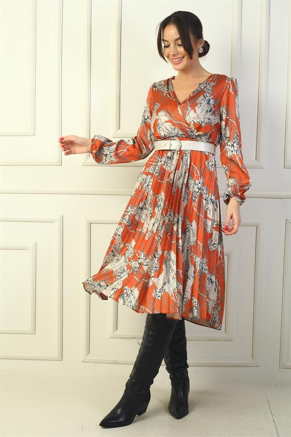 Kruvaze Yaka Astarlı Beli Kemerli Leopar Desen Pileli Saten Elbise