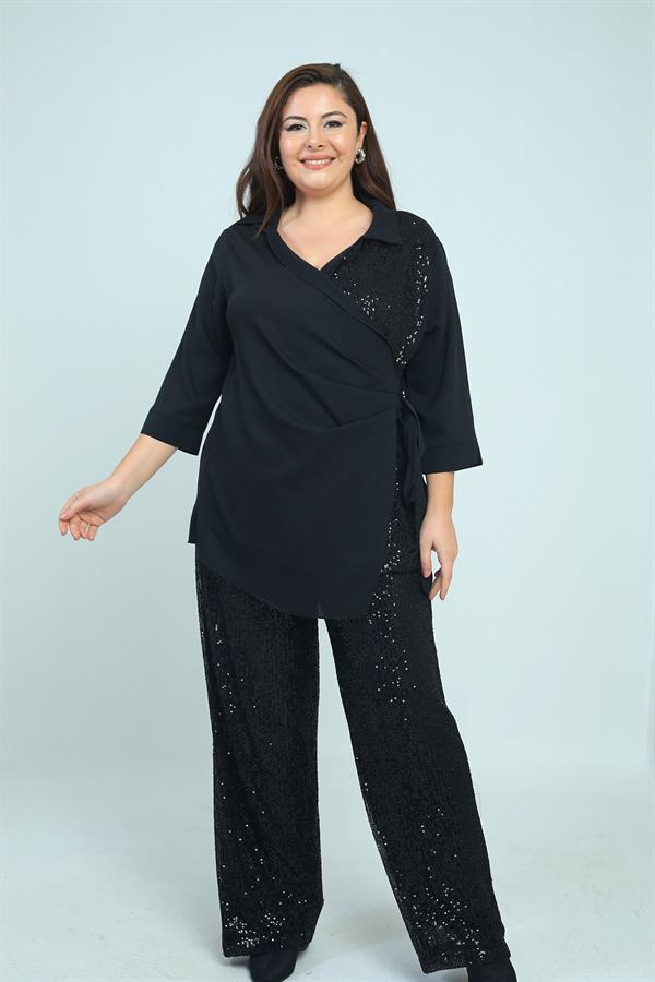 Ensemble 2 pièces grande taille pour femme : chemisier à col polo croisé en crêpe mousseline orné de sequins sur une face, pantalon large doublé à sequins.