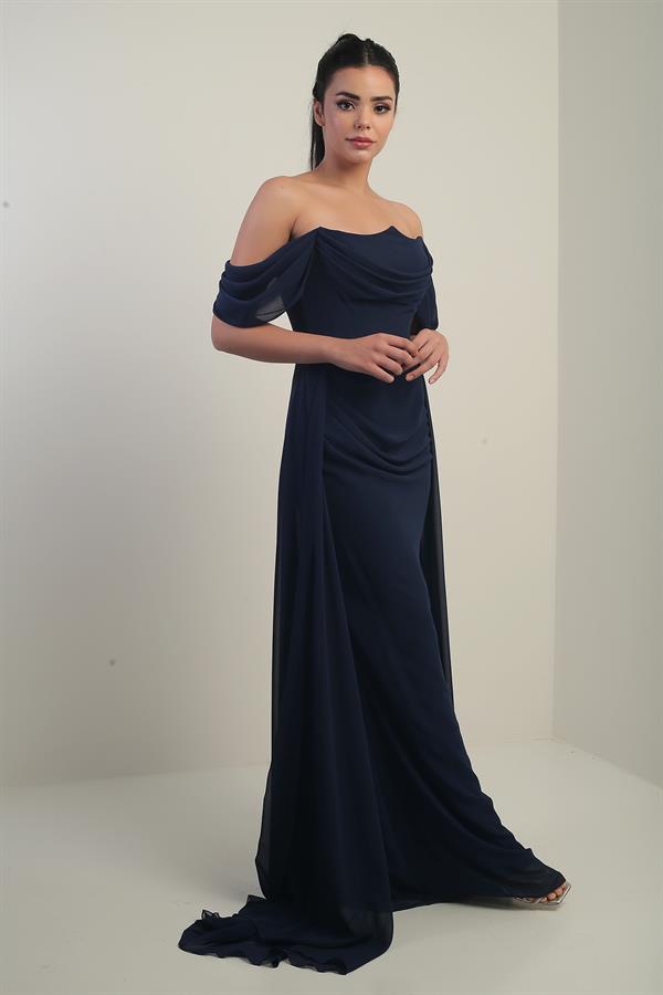 Robe longue cape en mousseline doublée à manches basses et armatures pour femme