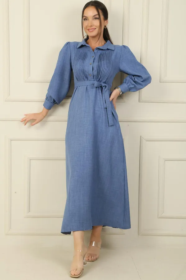 Robe longue à ceinture et taille côtelée, boutonnée sur le devant