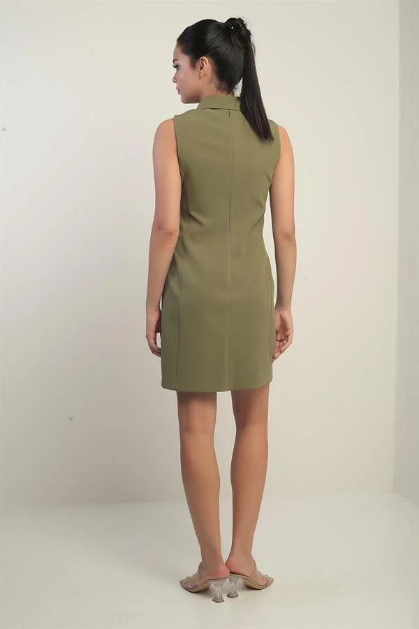 Women's Sleeveless Short Dress with Double Pockets and Button Detail