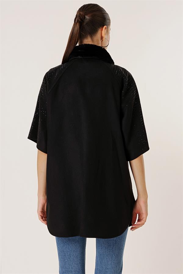 Yaka Kürklü Ponpon Detaylı Cep Ve Kolları Boncuklu Önü Fermuarlı İthal Kaşe Panço Kaban