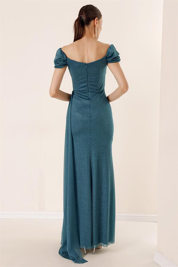 Robe longue doublée à paillettes et à manches courtes plissées sur le devant