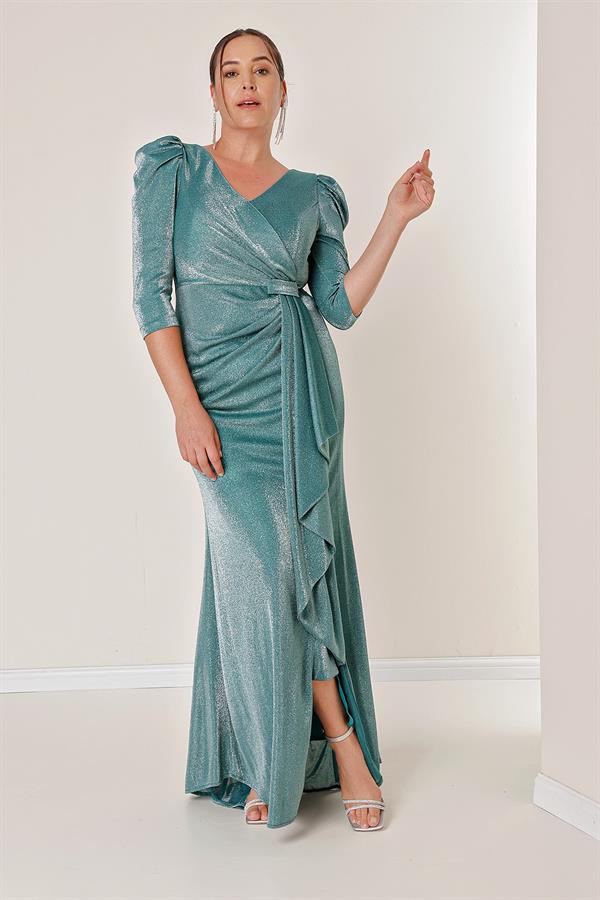 Robe longue grande taille Truvakar avec manches à volants sur le devant, doublée et pailletée.