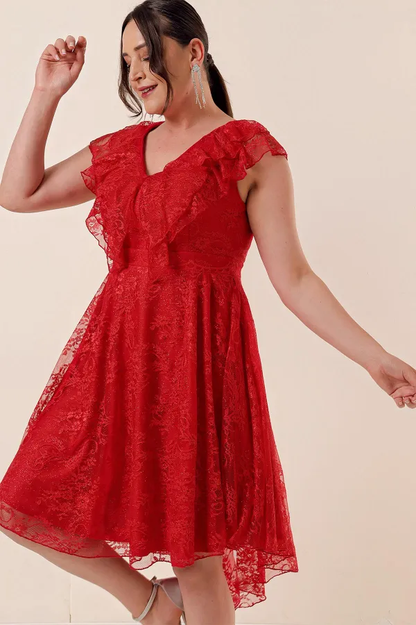 Robe BB en dentelle à col mouchoir et doublée