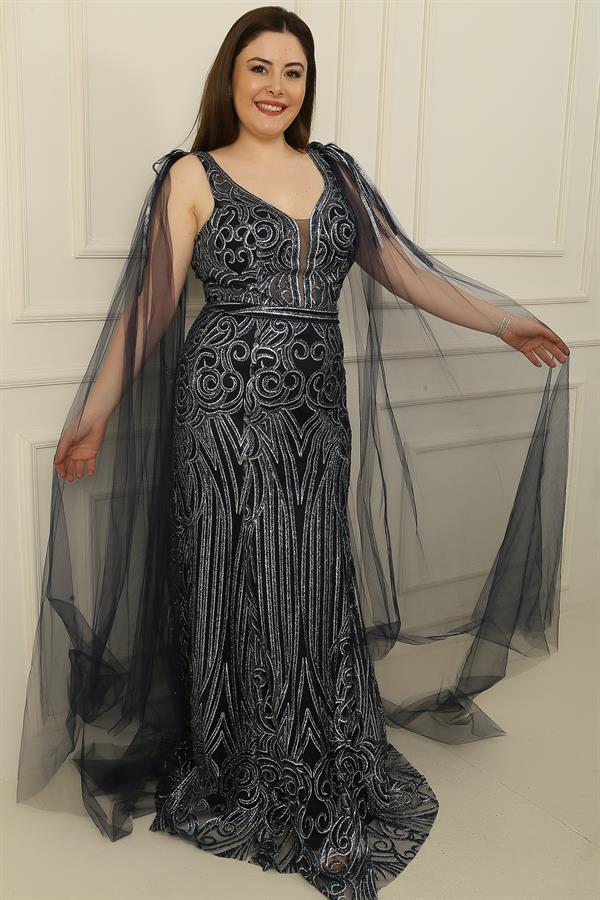 Robe longue pailletée grande taille avec châle en tulle aux épaules et doublure