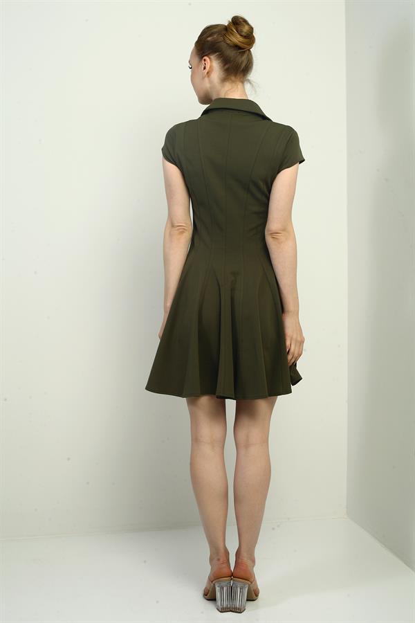 Robe courte évasée en lycra à col polo et manches longues pour femme