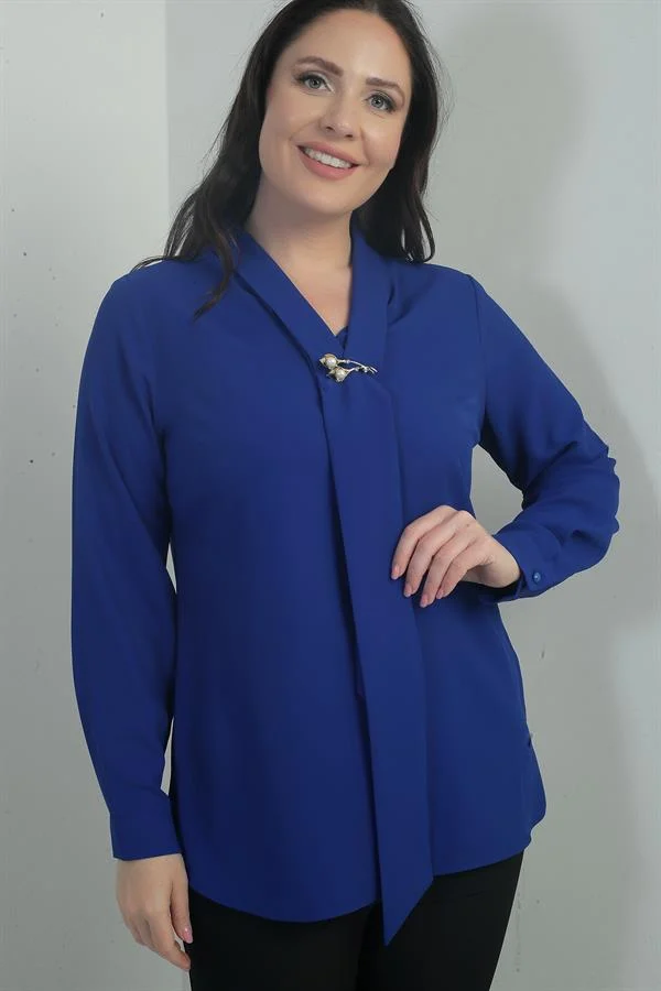 Chemisier grande taille en crêpe satin à col en V et foulard pour femme