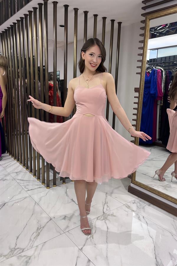 Robe courte évasée en mousseline de soie doublée avec bretelles en corde et lien au dos pour femme