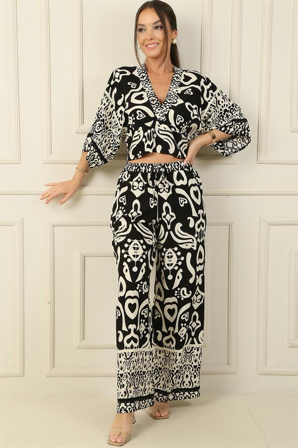 Front and Back V-Neck Crop Top, Elastic Waistband, Pocketed Palazzo Pants, Heart Patterned 2-Piece Set