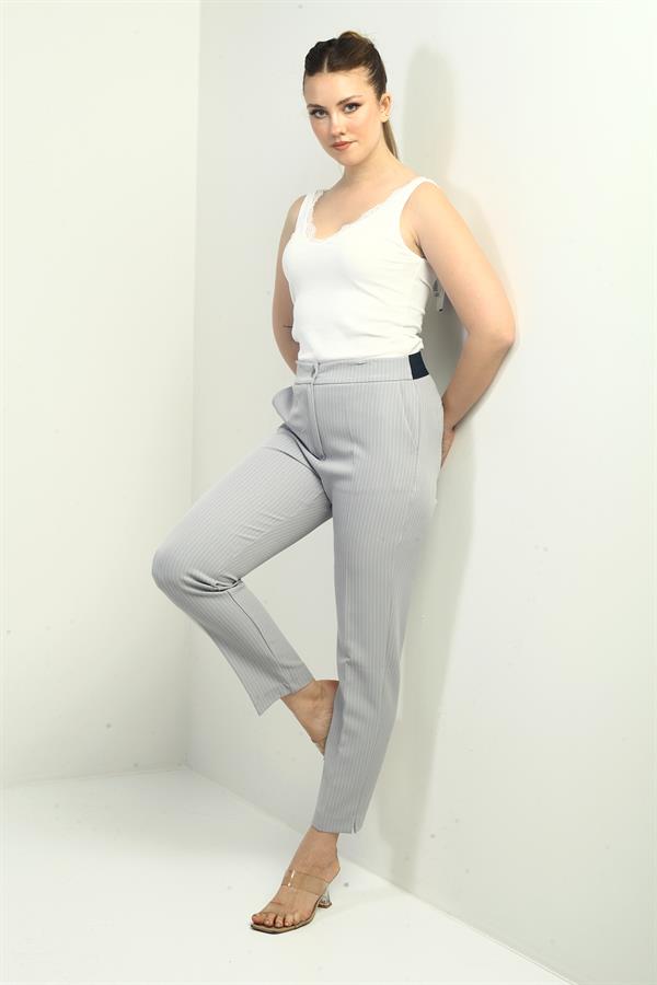 Kadın Beli Lastikli Cepli Boyuna Çizgili Dar Paça Pantolon