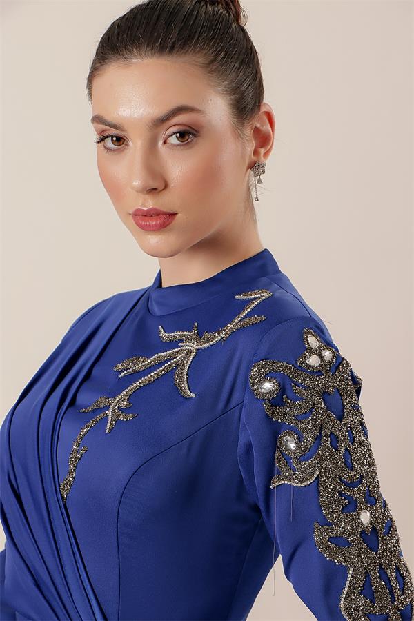 Taş İşlemeli Önü Büzgülü Astarlı Krep Saten Tesettür Elbise