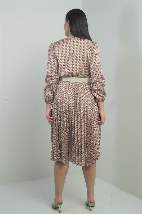 Kadın Kruvaze Yaka Beli Kemerli Astarlı Desenli Pileli Midi Saten B.B Elbise