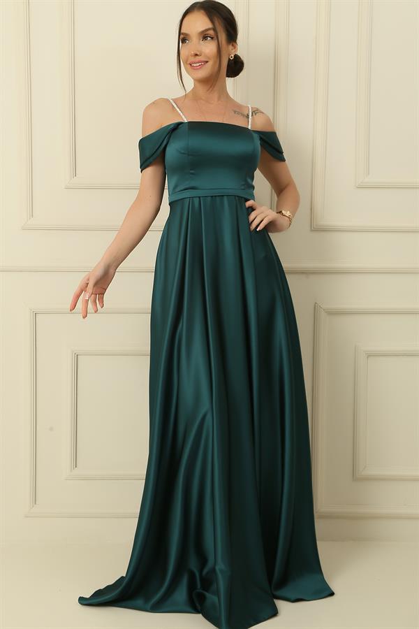 Robe longue en satin doublée, à bretelles, ornée de pierres et à encolure carrée