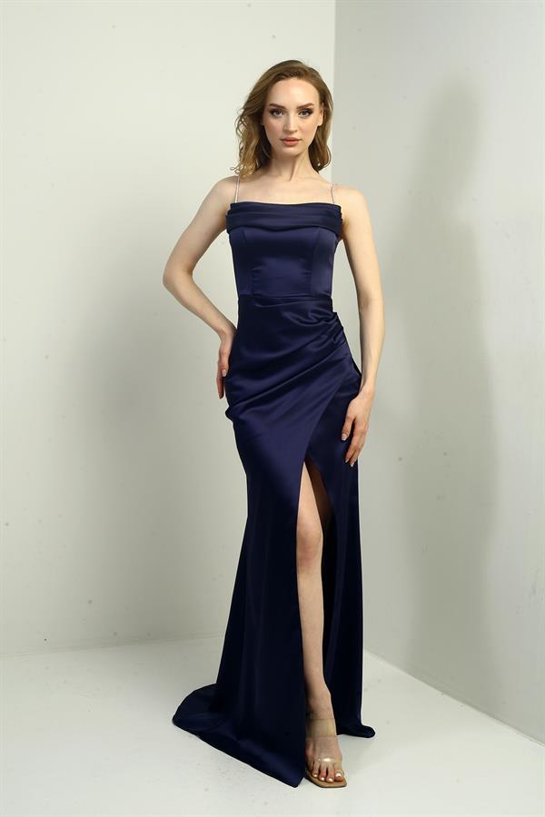 Kadın Parlak İp Askılı Derin Yırtmaçlı Önü Büzgülü Pileli Uzun Saten Abiye Elbise