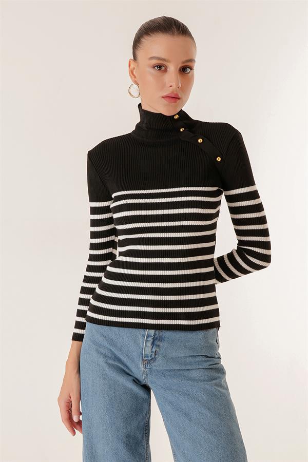 Blazer Çizgili Omzu Süs Düğmeli Boğazlı Kazak