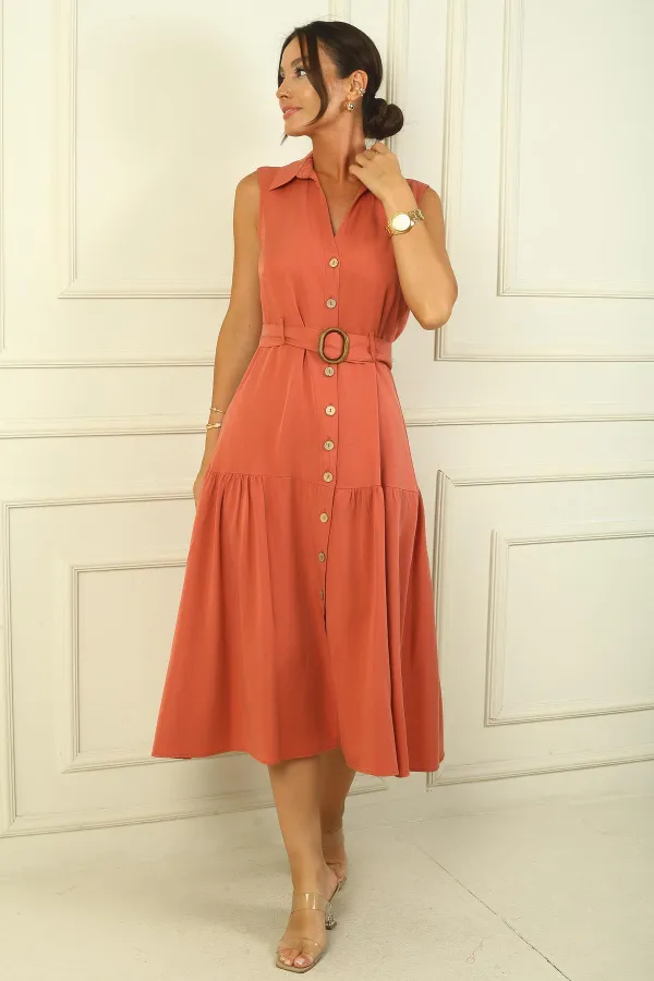 Önü Düğmeli Beli Kuşaklı Uzun Elbise