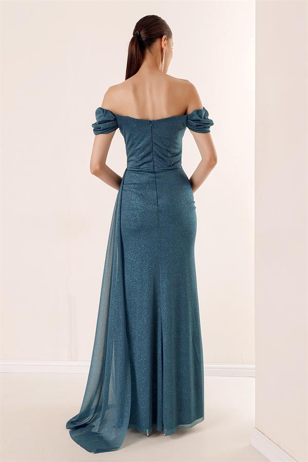 Robe longue doublée à paillettes et à manches courtes plissées sur le devant