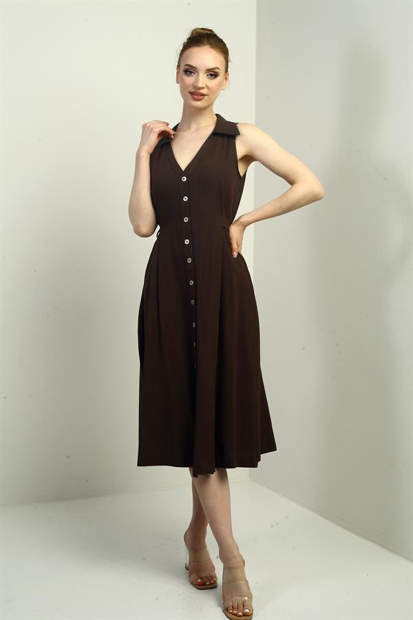 Robe midi en lin à col polo pour femme, ornée d'un pli sur le devant et de boutons.