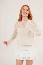 Kayık Yaka Volan Kol Detaylı Ajurlu Toptan Ekru Bluz