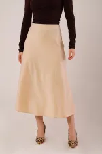 Jupe midi en satin crème à coupe cloche en gros