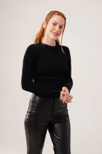 Bisiklet Yaka Yumoş Siyah Toptan Kazak