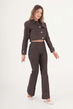 Veste et pantalon en denim café à boutons dorés