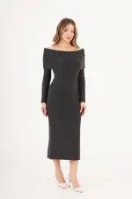 Robe en maille anthracite à col Madonna (vente en gros)