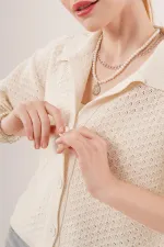 Cardigan boutonné à manches mi-longues et épaules dénudées, couleur crème, en gros