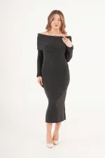 Robe en maille anthracite à col Madonna (vente en gros)